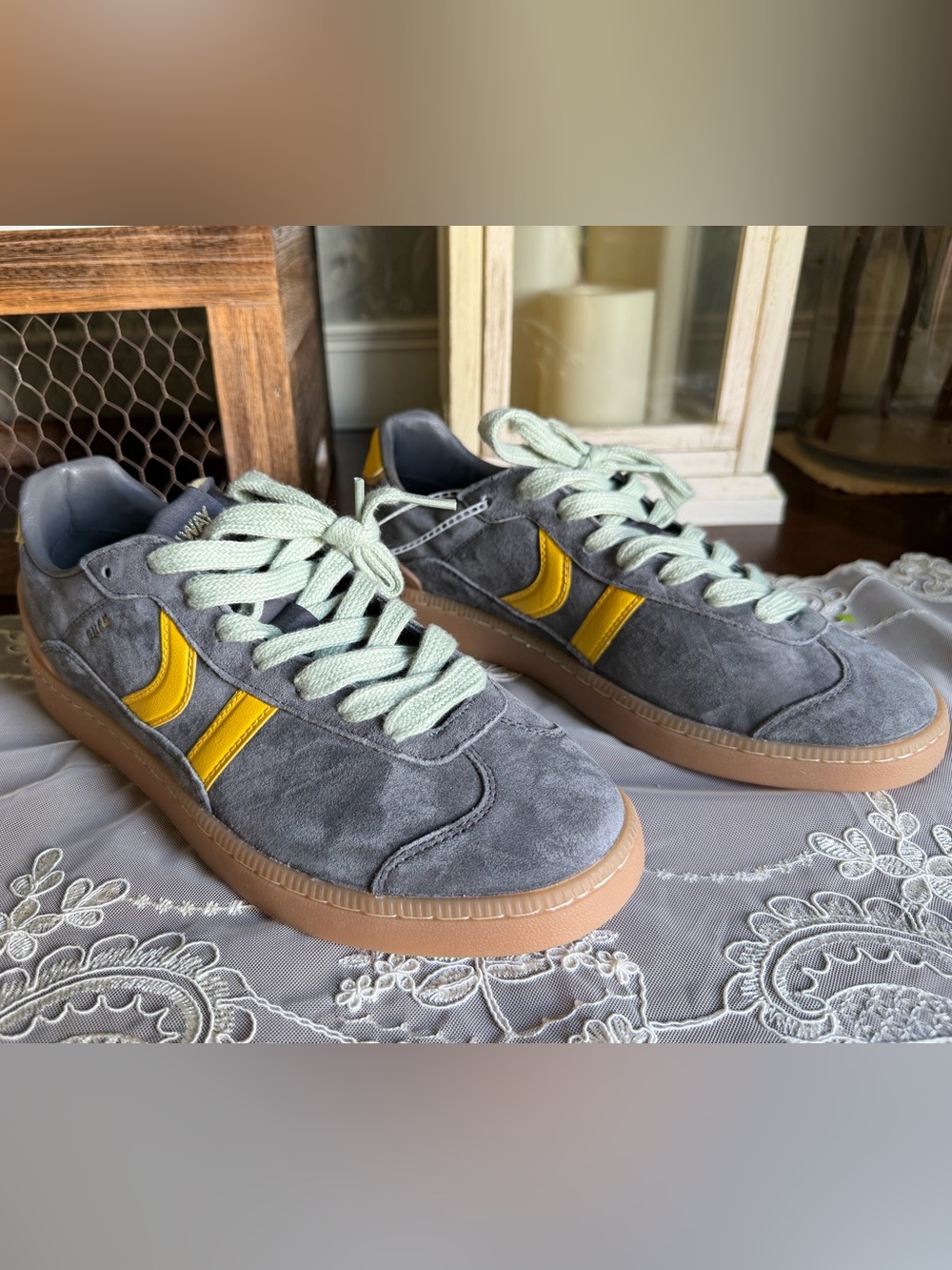 NWOT Coolway Duck gray & suede sneakers yellow stripes gum soles men’s sz 8